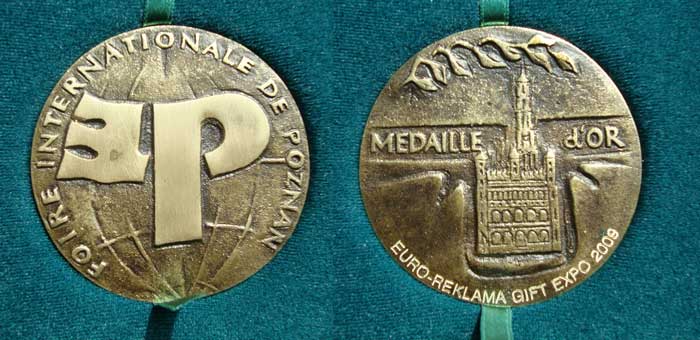 Gold Medal Award of Posnan International Fair 2009 for the best Artistic books with hand painted edges.